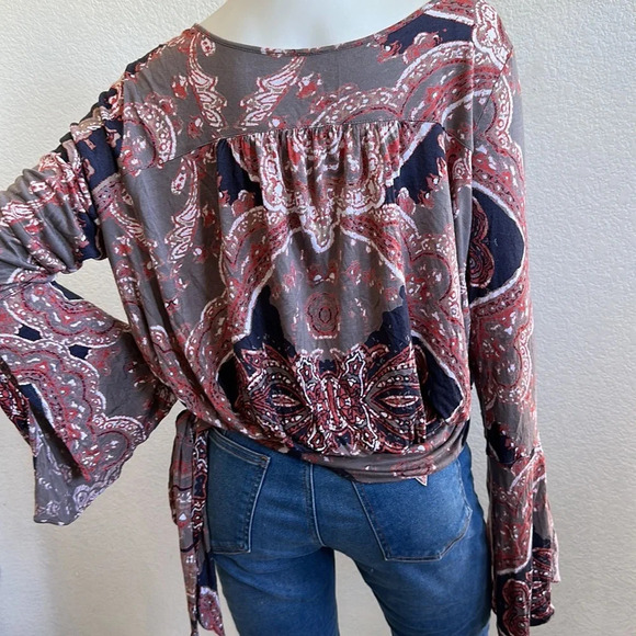 Free People Fiona boho wrap, bell sleeve top Medium - Picture 7 of 9